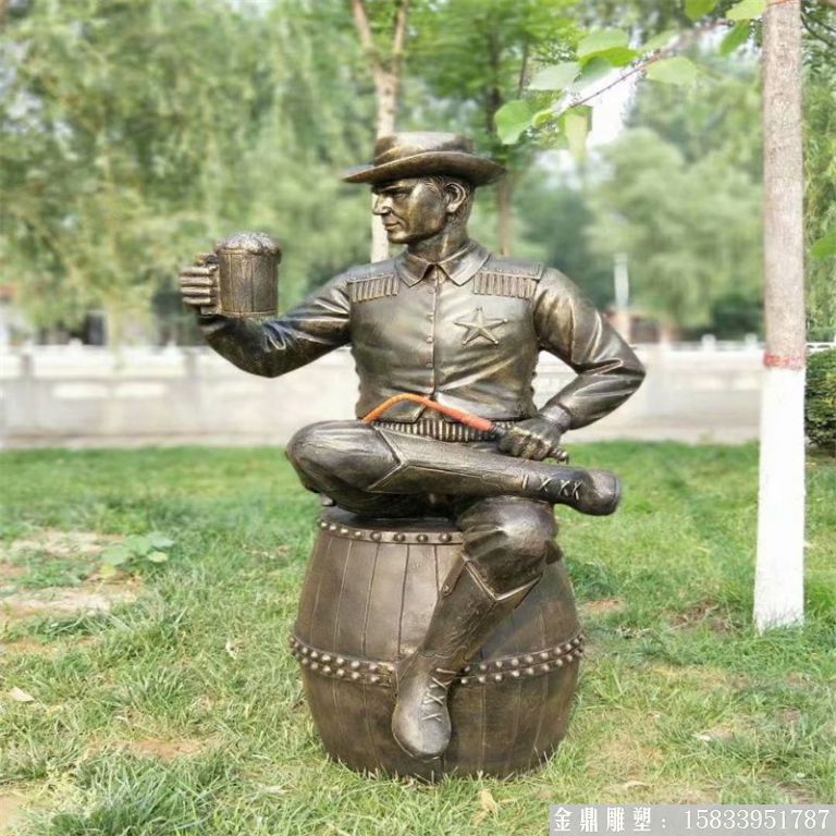 玻璃鋼仿銅啤酒廠人物雕塑1