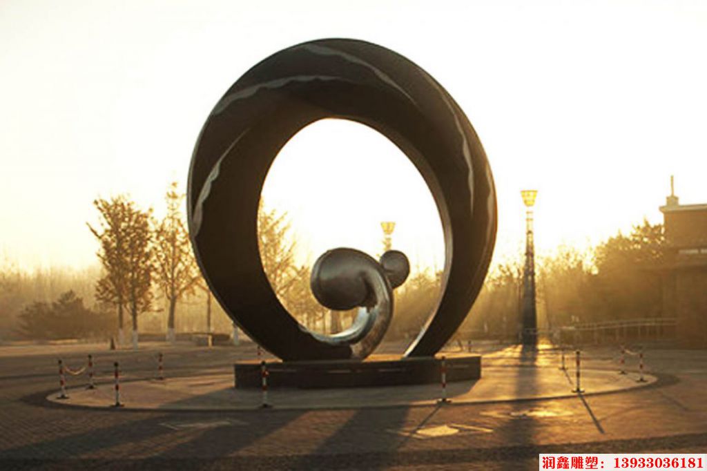 不銹鋼雕塑生產(chǎn)廠家，景觀雕塑供應(yīng)